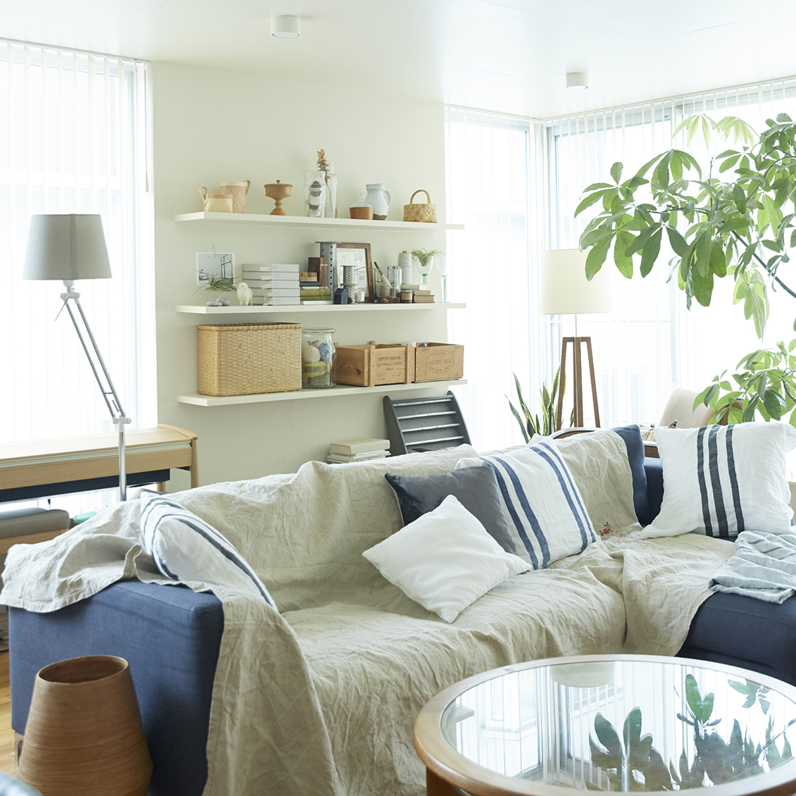 飾り棚でインテリアをすてきに 収納アイデアから飾り方まで 北欧 暮らしの道具店