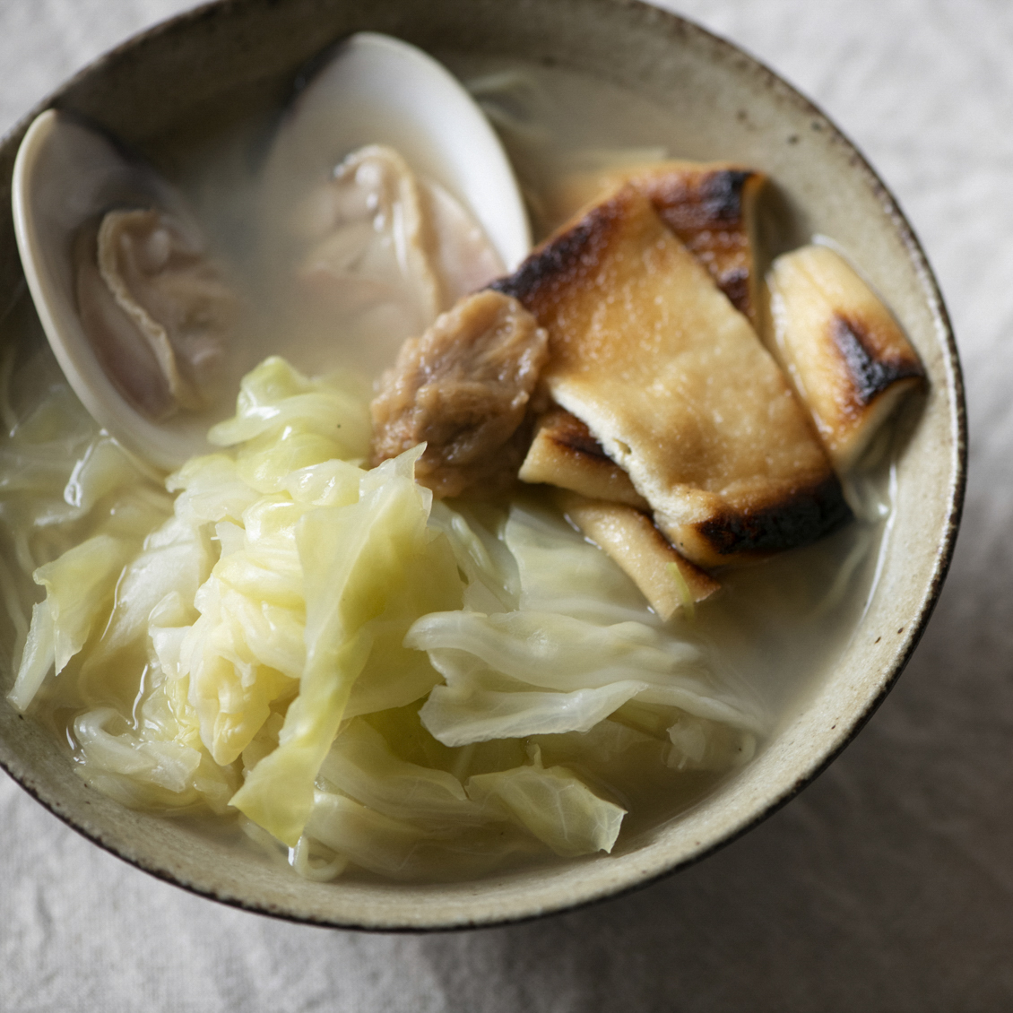 寿木けいさんに聞く 春キャベツのラーメンとごま酢あえレシピ 北欧 暮らしの道具店