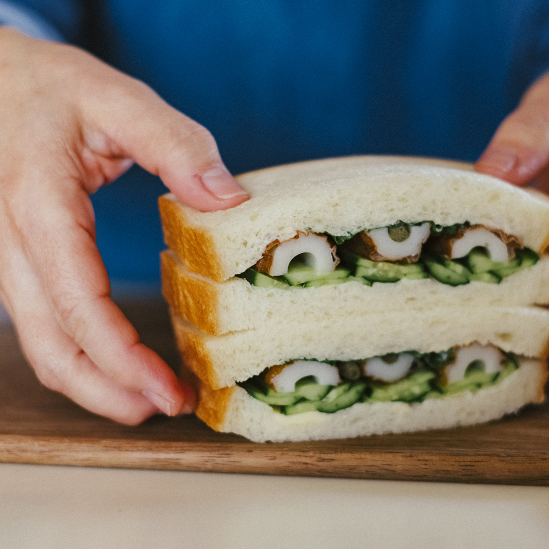 飛田家のおかずサンド 01 ハムのない日に生まれた定番 まんまるちくわのサンドイッチ 北欧 暮らしの道具店